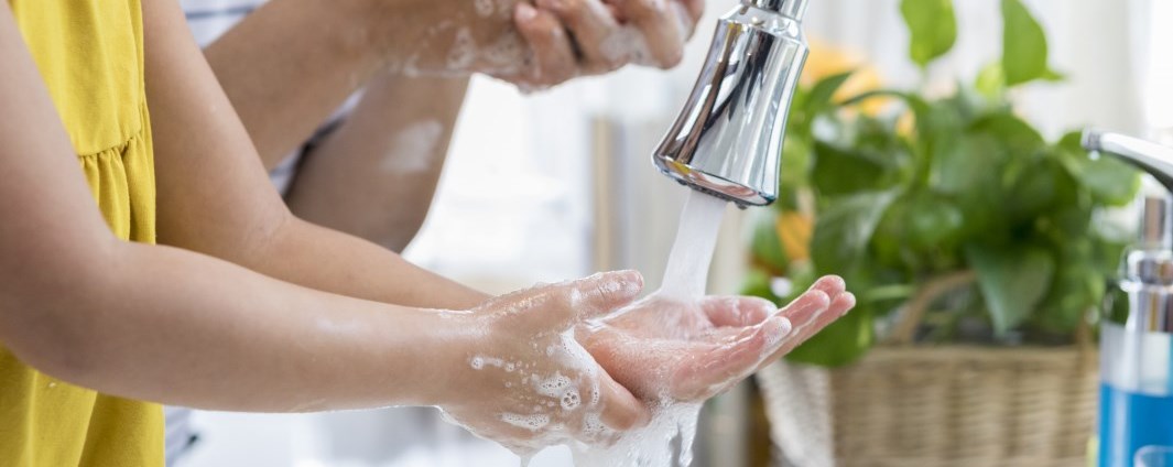 Hand washing kid